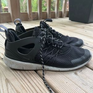 Nike Black Tennis Shoes